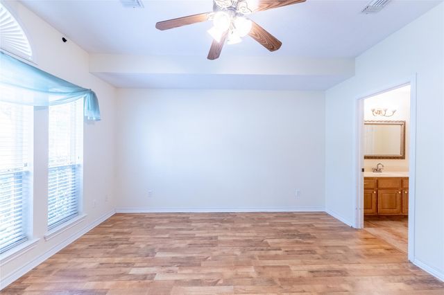 4802 Treadgold Lane, Bryan, TX 77802