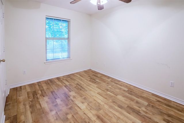 4802 Treadgold Lane, Bryan, TX 77802