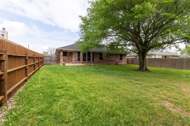 4802 Treadgold Lane, Bryan, TX 77802