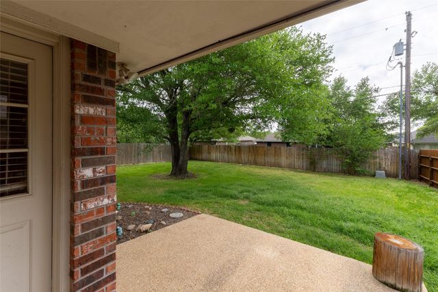 4802 Treadgold Lane, Bryan, TX 77802
