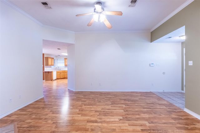 4802 Treadgold Lane, Bryan, TX 77802