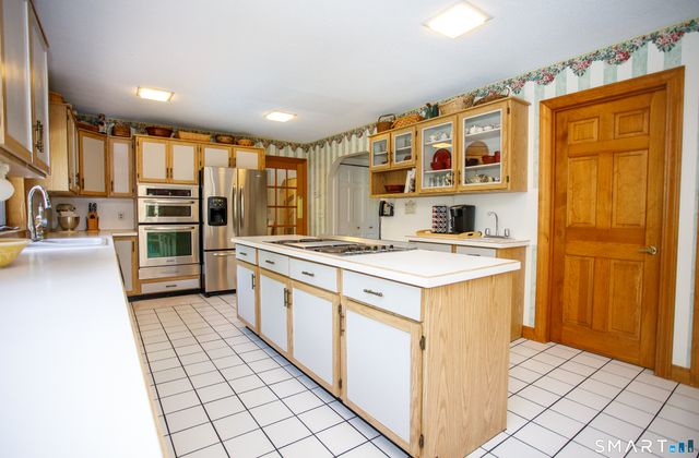 25 Stony Ridge Road, Norwich, CT 06360