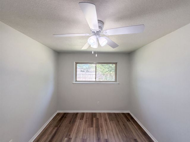 220 Grand Meadow Drive, Fort Worth, TX 76108