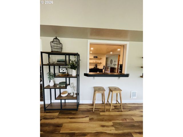 922 FERN Pl, Reedsport, OR 97467