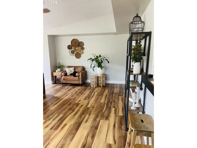 922 FERN Pl, Reedsport, OR 97467