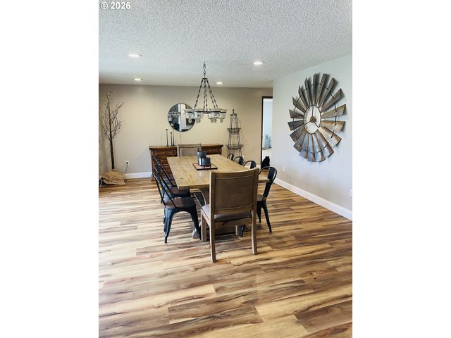 922 FERN Pl, Reedsport, OR 97467