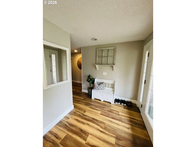 922 FERN Pl, Reedsport, OR 97467