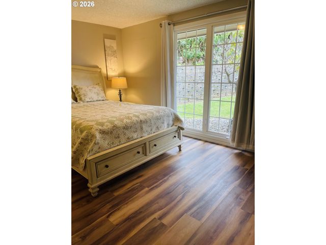 922 FERN Pl, Reedsport, OR 97467