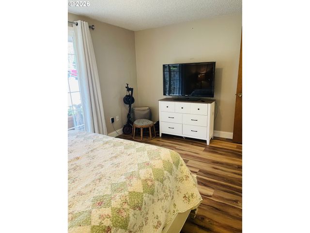 922 FERN Pl, Reedsport, OR 97467