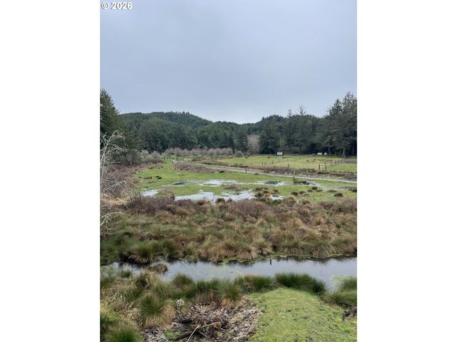 922 FERN Pl, Reedsport, OR 97467