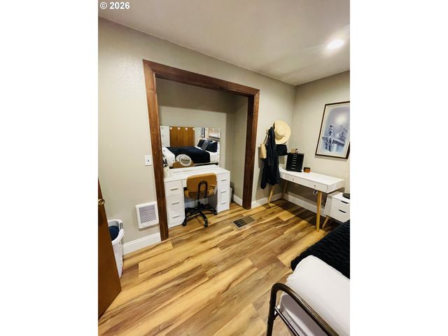 922 FERN Pl, Reedsport, OR 97467