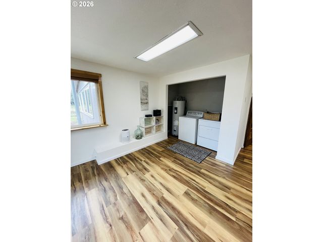 922 FERN Pl, Reedsport, OR 97467