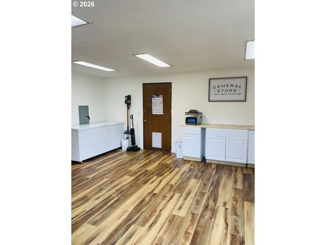 922 FERN Pl, Reedsport, OR 97467