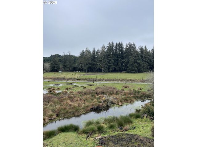 922 FERN Pl, Reedsport, OR 97467