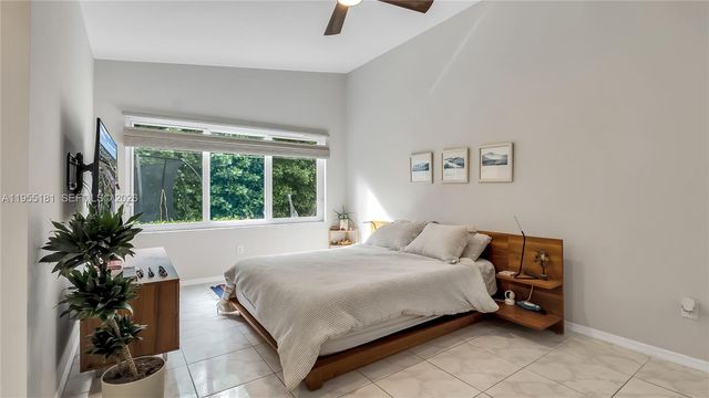 17080 NW 10th St, Pembroke Pines, FL 33028