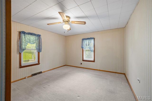 551 Woodland Avenue, Wood River, IL 62095