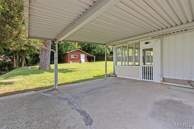 551 Woodland Avenue, Wood River, IL 62095