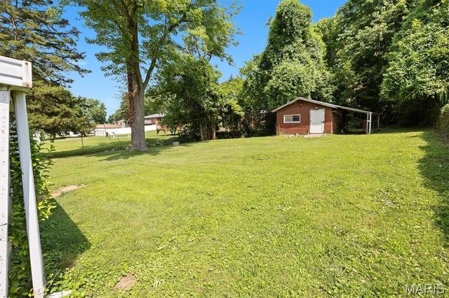551 Woodland Avenue, Wood River, IL 62095