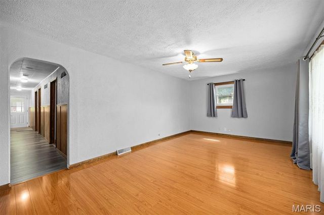 551 Woodland Avenue, Wood River, IL 62095