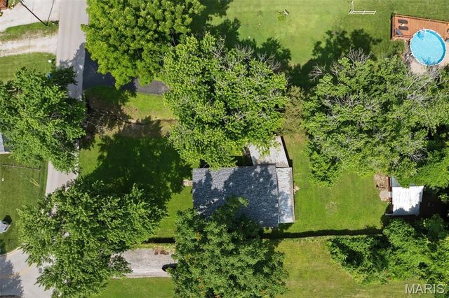 551 Woodland Avenue, Wood River, IL 62095