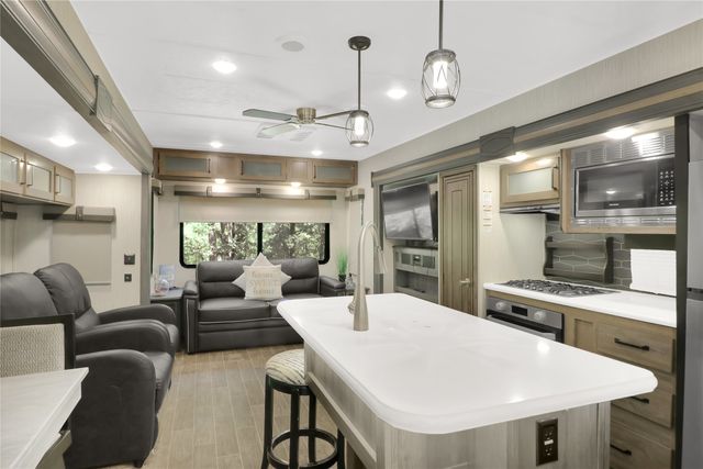 405 Broken Bow, Quitman, TX 75783