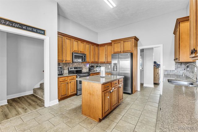 97 BRECKENRIDGE Court, Deatsville, AL 36022