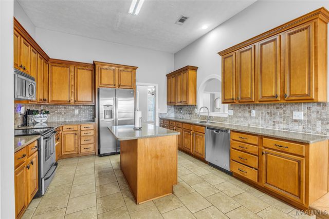 97 BRECKENRIDGE Court, Deatsville, AL 36022