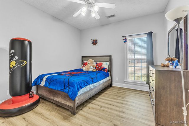 97 BRECKENRIDGE Court, Deatsville, AL 36022