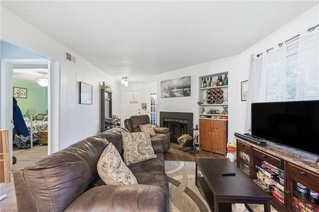 504 Pheasant RN, Virginia Beach, VA 23452