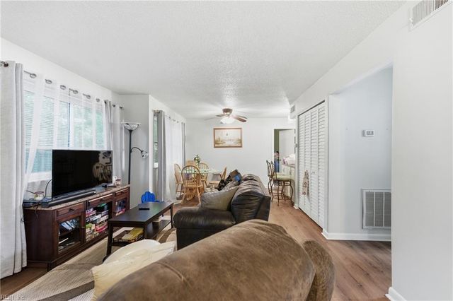 504 Pheasant RN, Virginia Beach, VA 23452