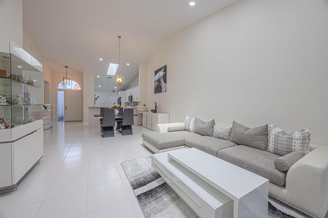 7594 Seafoam Court, Boynton Beach, FL 33437