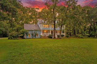 820 Pineneedle Way, Charleston, SC 29492