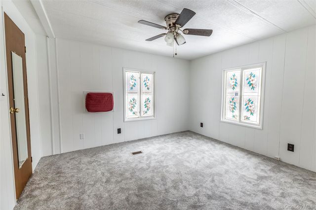 525 Riverleigh Avenue P3, Riverhead, NY 11901