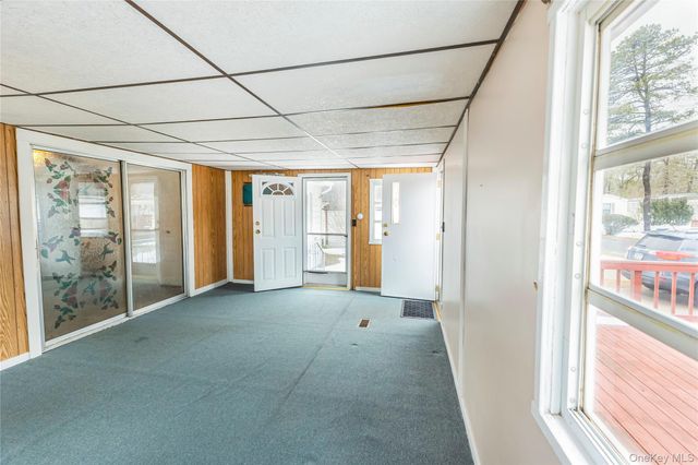 525 Riverleigh Avenue P3, Riverhead, NY 11901