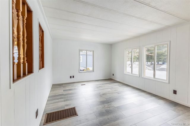 525 Riverleigh Avenue P3, Riverhead, NY 11901