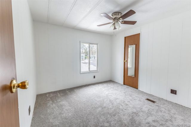 525 Riverleigh Avenue P3, Riverhead, NY 11901