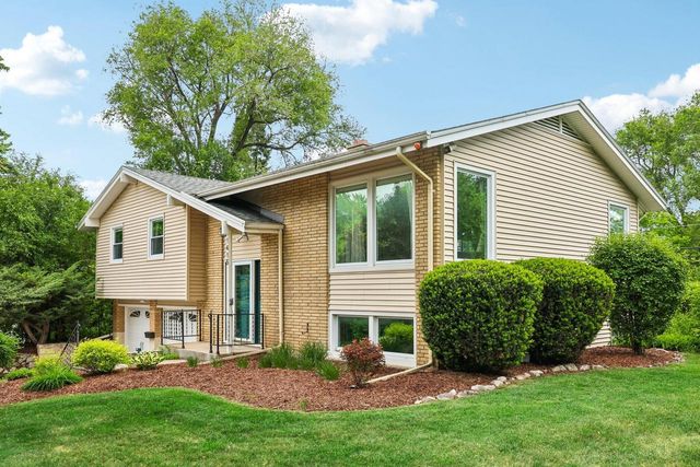 1415 Garfield AVENUE, Waukesha, WI 53189