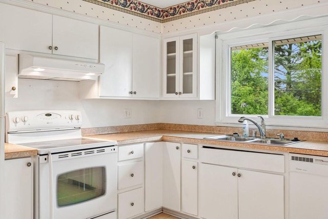 1415 Garfield AVENUE, Waukesha, WI 53189