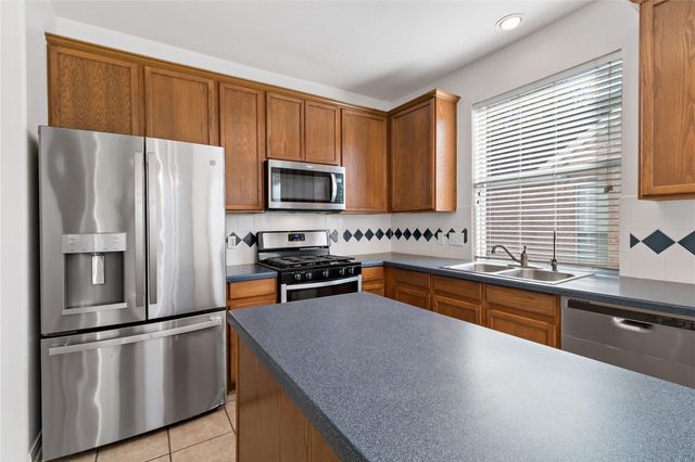 3326 Lakeway Lane, Pearland, TX 77584