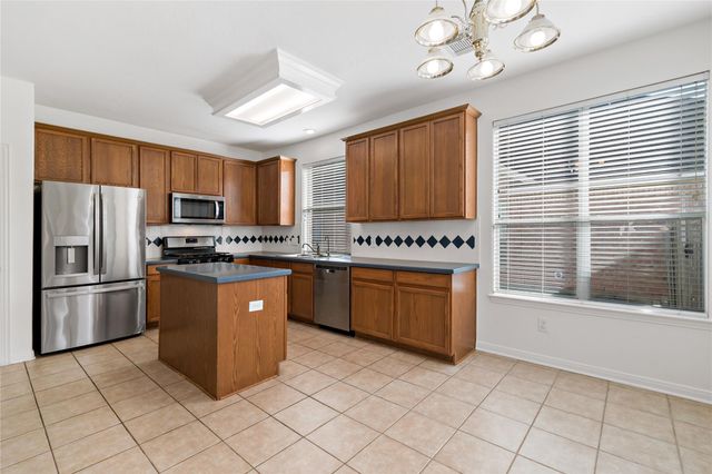 3326 Lakeway Lane, Pearland, TX 77584