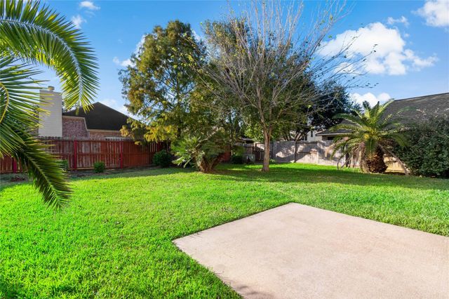 3326 Lakeway Lane, Pearland, TX 77584