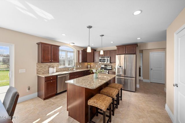 7836 N Woodbridge Road, Monclova, OH 43542