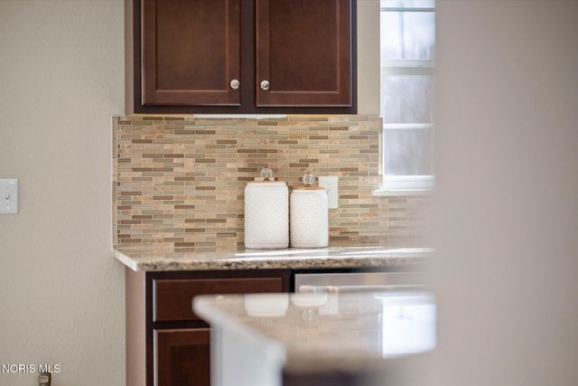 7836 N Woodbridge Road, Monclova, OH 43542