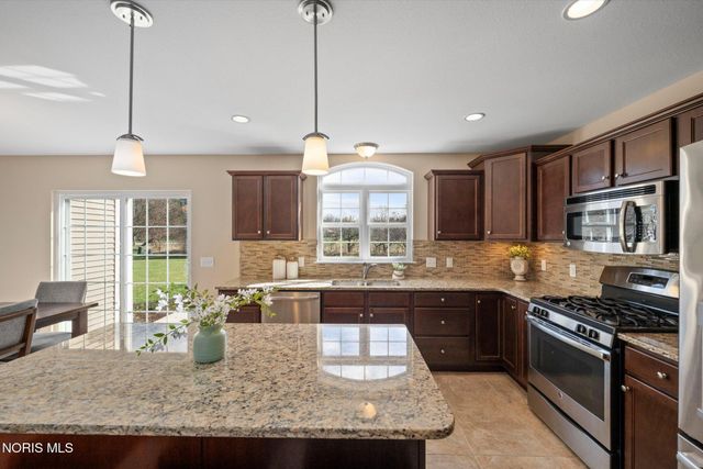 7836 N Woodbridge Road, Monclova, OH 43542