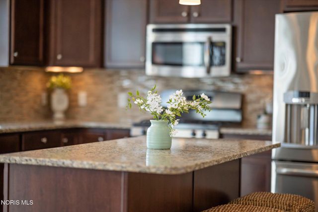 7836 N Woodbridge Road, Monclova, OH 43542