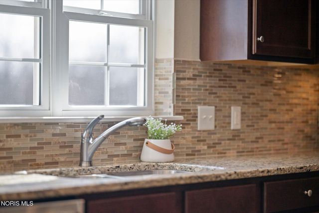 7836 N Woodbridge Road, Monclova, OH 43542