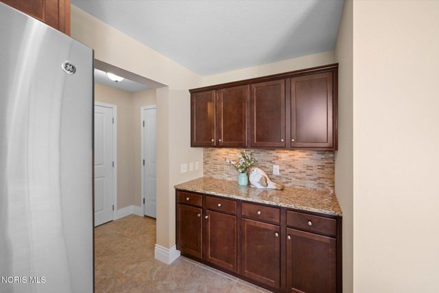 7836 N Woodbridge Road, Monclova, OH 43542