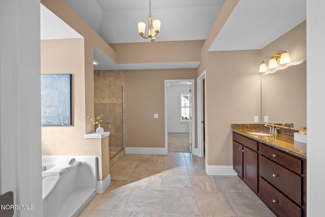 7836 N Woodbridge Road, Monclova, OH 43542