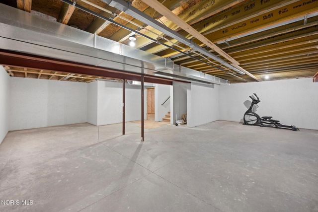 7836 N Woodbridge Road, Monclova, OH 43542