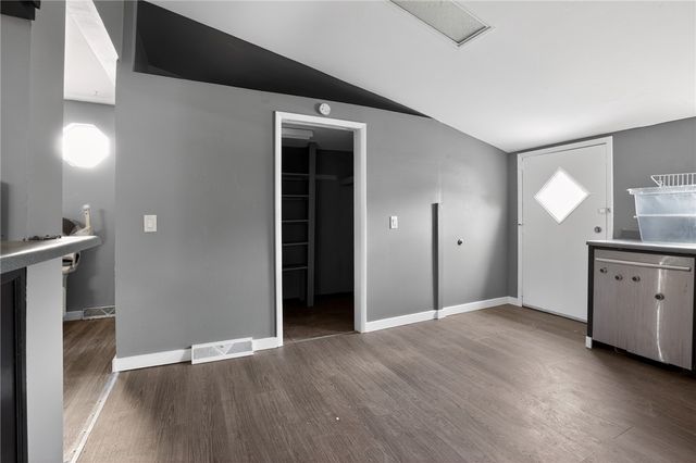 212 4th Ave., Aliquippa, PA 15001